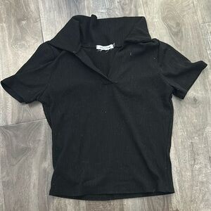 Black cropped collared t shirt